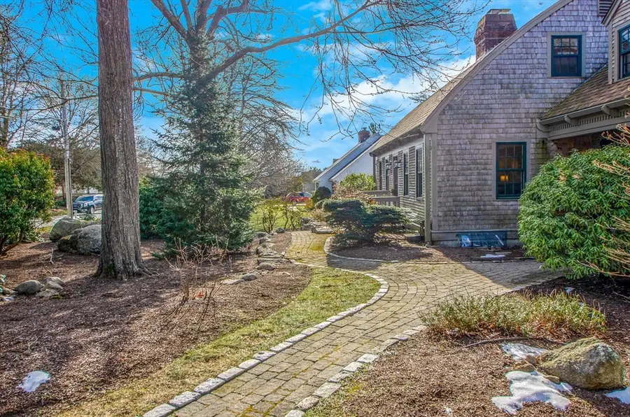15 Hitching Post Rd, Mattapoisett, MA 02739 - Image #3