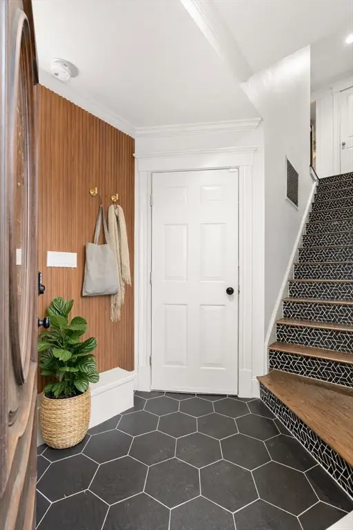 12 Spring Garden Street #B, Boston, MA 02125 - Image #2