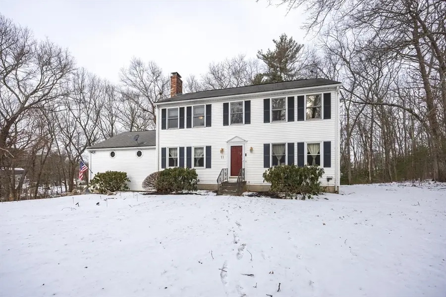 11 Quail Run Rd, Bellingham, MA 02019 - Image #2