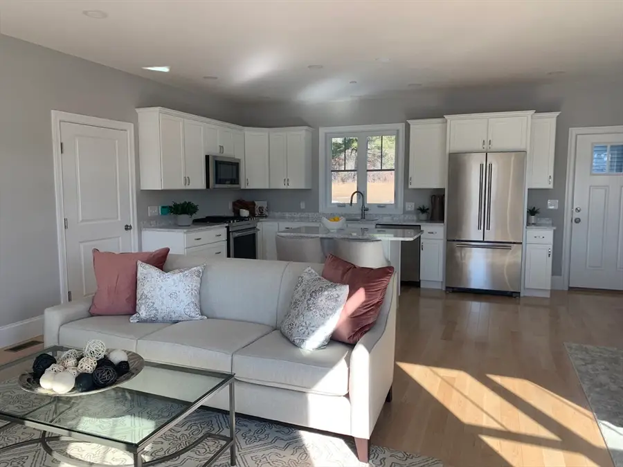 3 Acadia Dr., Hudson, NH 03051 - Image #3