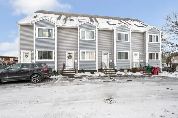 29 Pine Hill St #29, Lowell, MA 01852