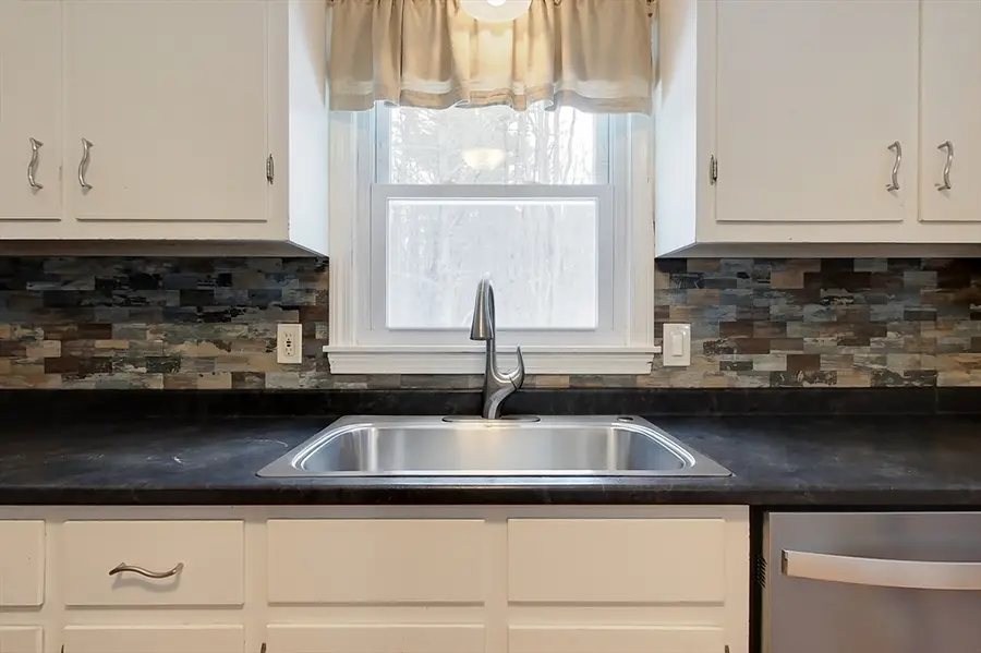 102 Wheeler St, Pepperell, MA 01463 - Image #3