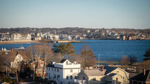 5 Marshfield St, Gloucester, MA 01930