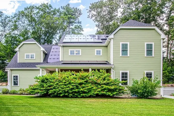 1 Norway Farms Dr, Norfolk, MA 02056