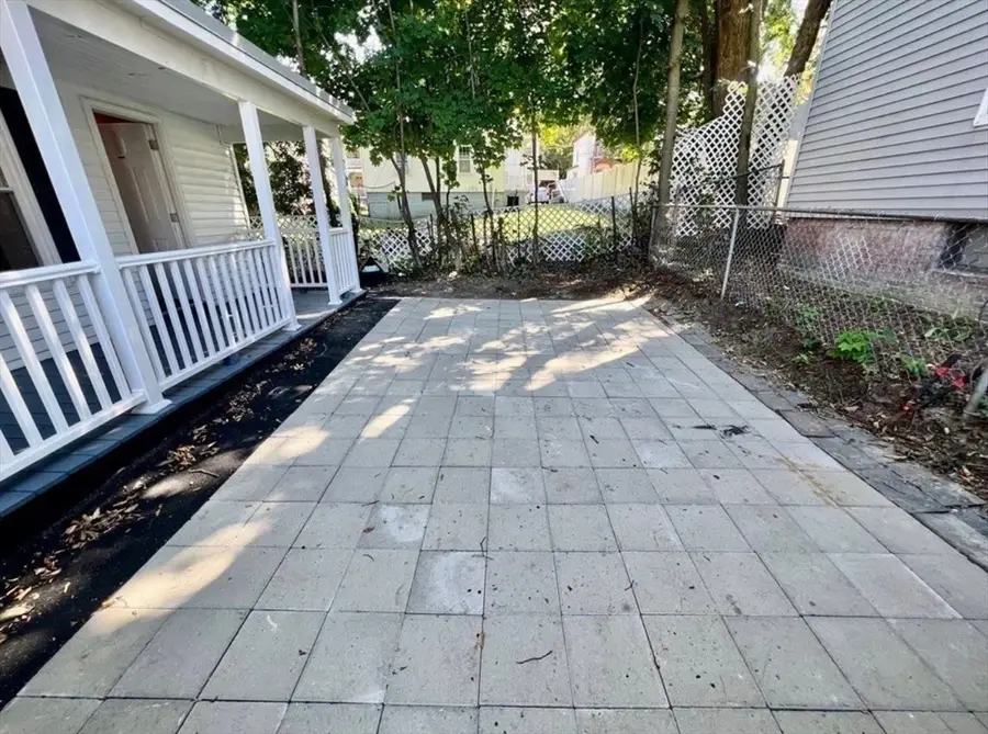 25 Pearl St, Clinton, MA 01510 - Image #3