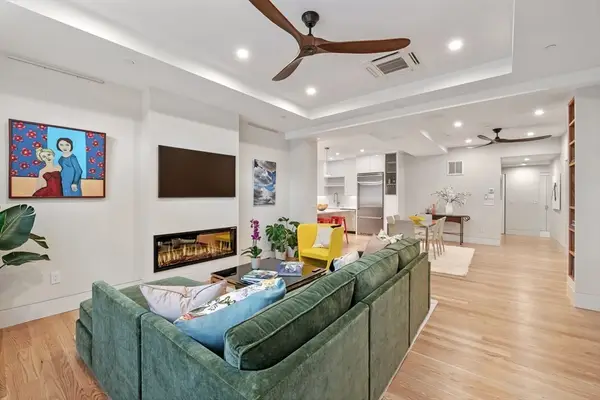 950 Massachusetts Avenue #C3B, Cambridge, MA 02139