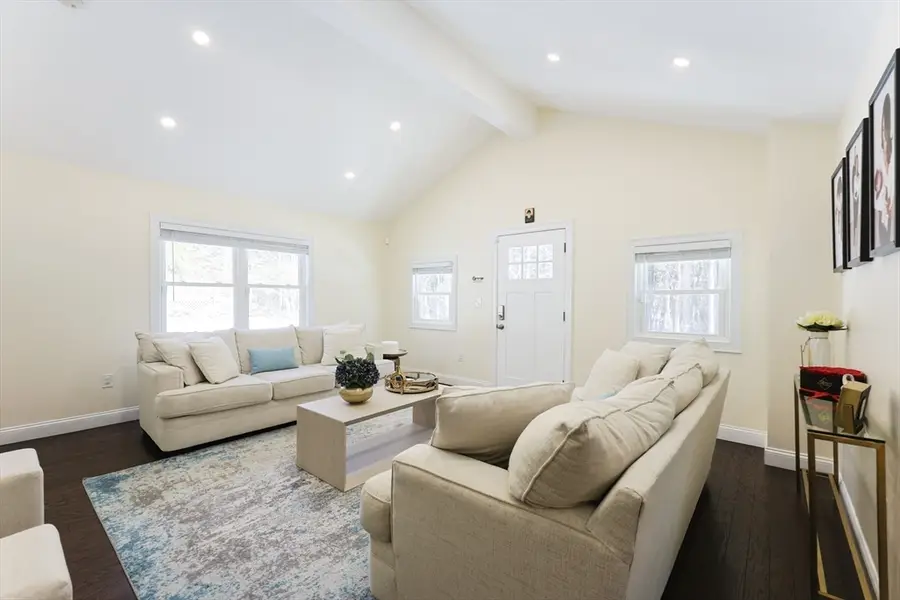 667 South St, Walpole, MA 02081 - Image #2