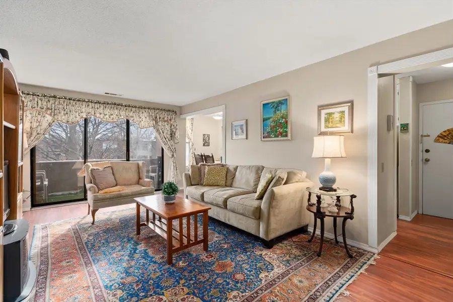 24 Shrewsbury Green Dr #J, Shrewsbury, MA 01545 - Image #3