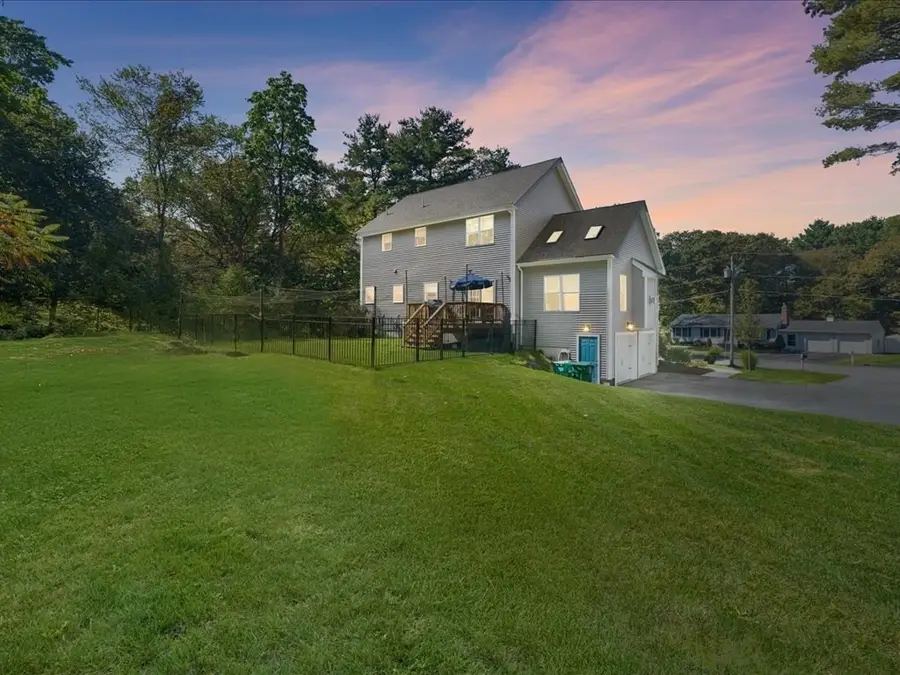 46 Glen Dr, Northbridge, MA 01588 - Image #3