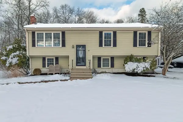 87 Tanglewood Dr, Attleboro, MA 02703
