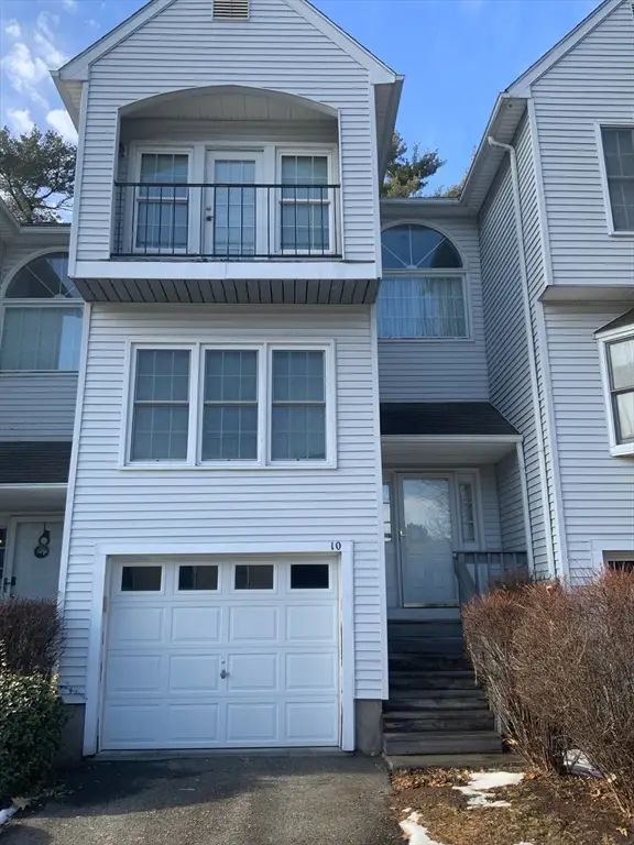 10 Castlegate Dr #10, Springfield, MA 01129