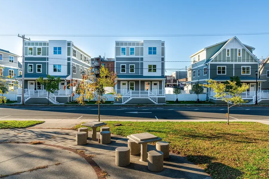 207 Clemente St., Holyoke, MA 01040 - Image #2