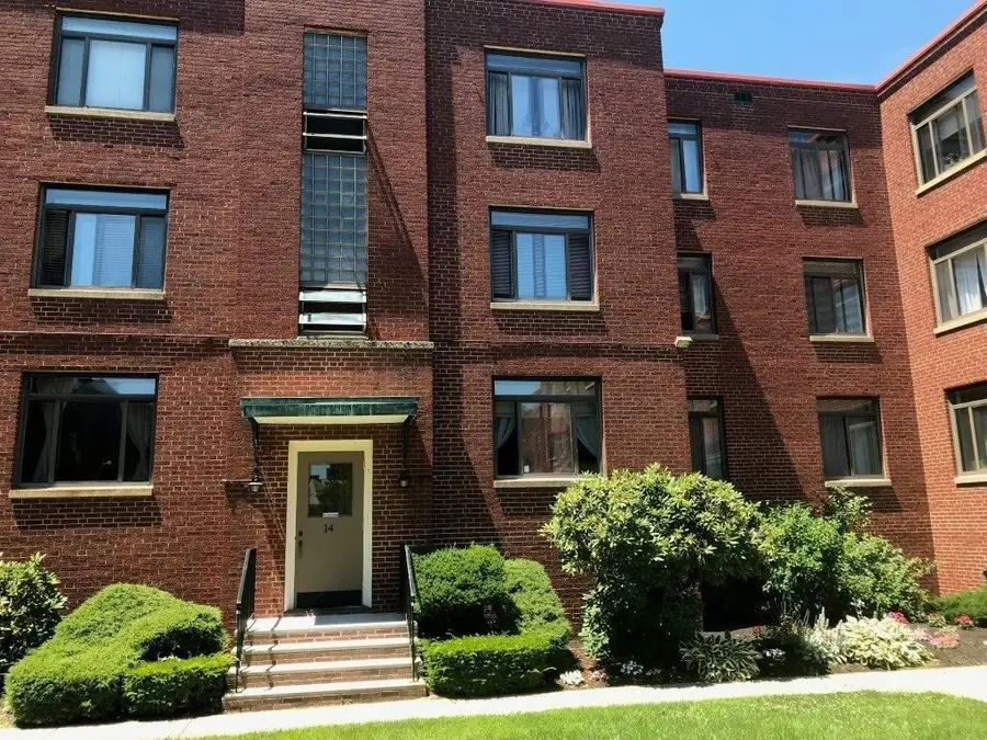 14 Ashland St #2R, Worcester, MA 01609 - Image #2