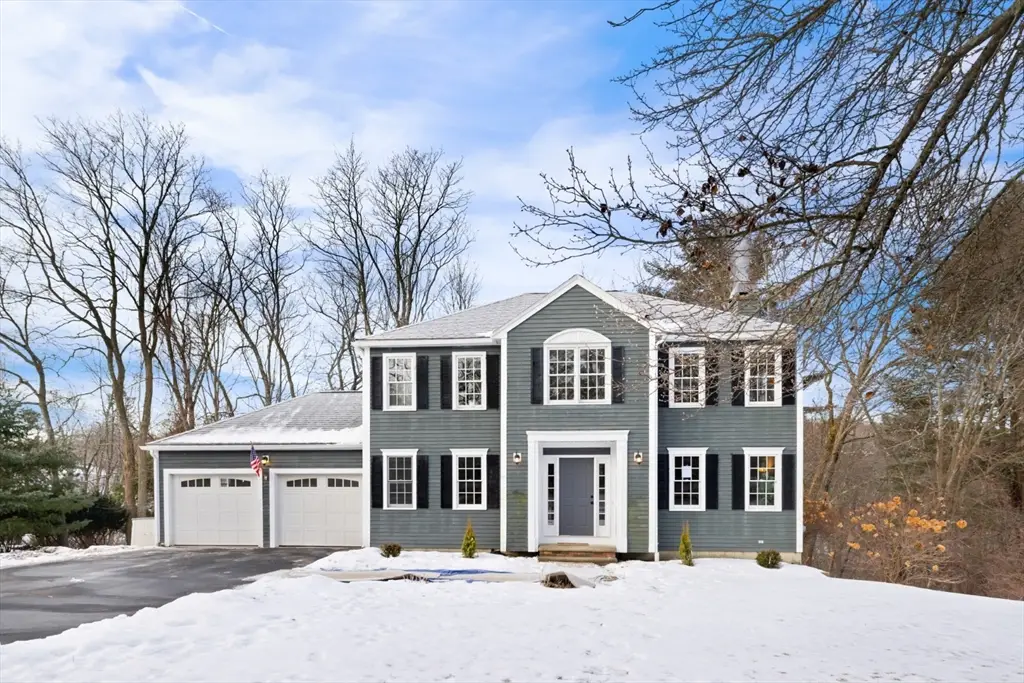 4 Spindle Tree Ln, Amesbury, MA 01913 - Image #1