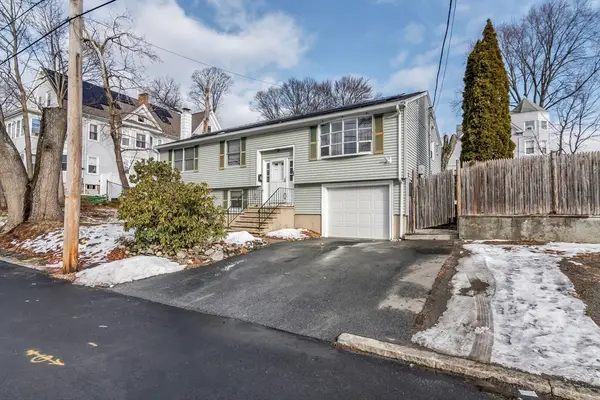 45 Middlebury St, Lawrence, MA 01841