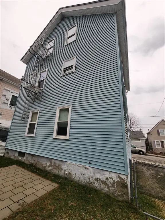 76 Church St, Fall River, MA 02724 - Image #3