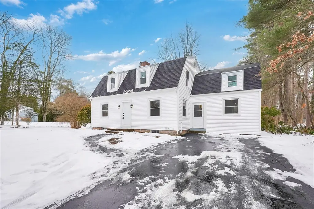 36 Silver St, South Hadley, MA 01075 - Image #1