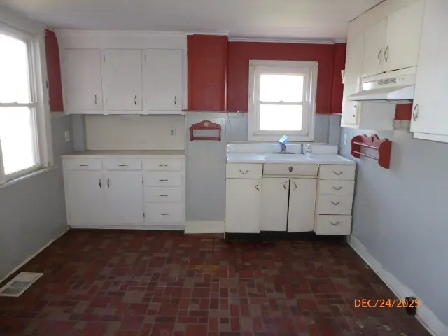 49 South St, Agawam, MA 01001 - Image #2