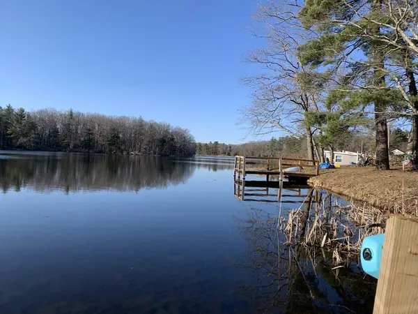 33 Lakeview Ave, Bellingham, MA 02019