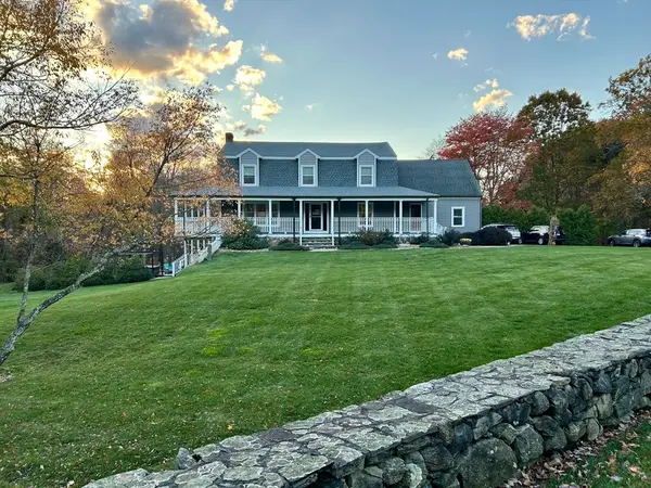 51 Albee Rd, Uxbridge, MA 01569