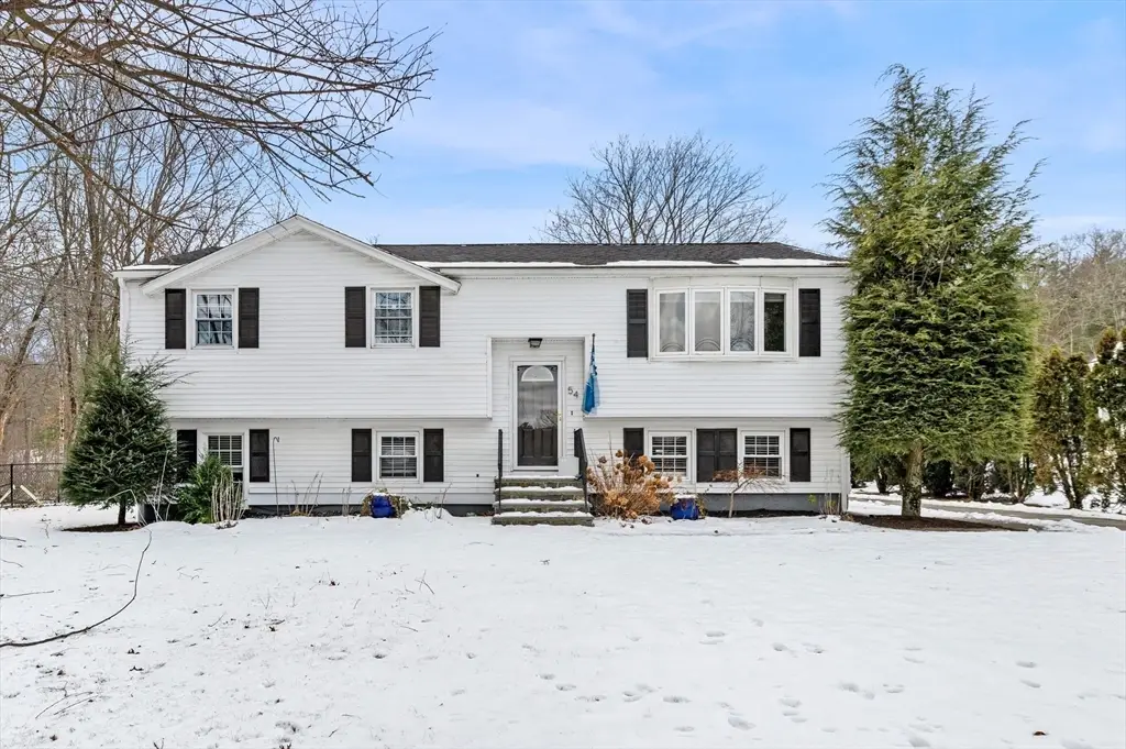 54 Methuen Rd, Dracut, MA 01826 - Image #1