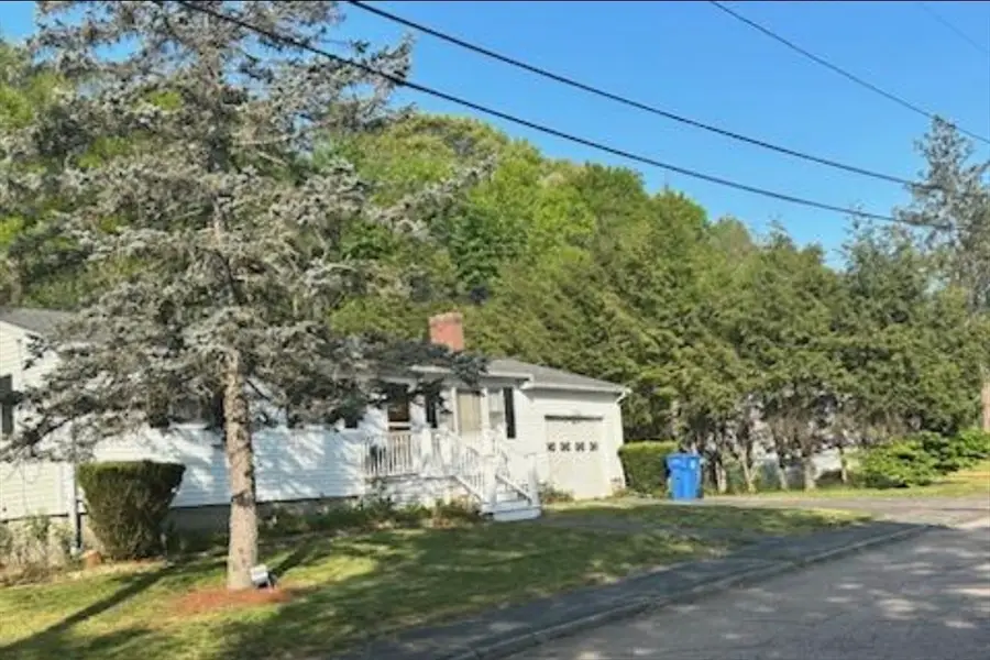 19 Cochato Park, Randolph, MA 02368 - Image #2