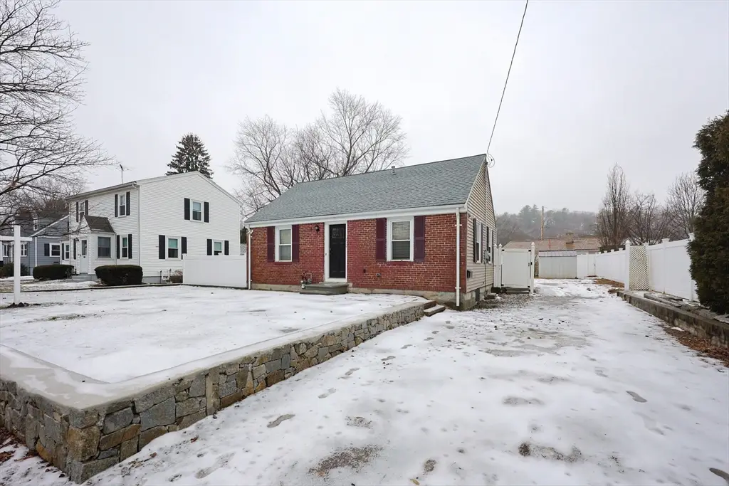 232 Pleasant St, Melrose, MA 02176 - Image #1