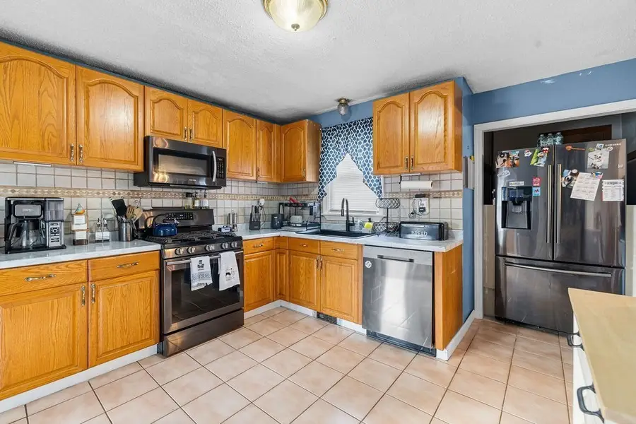 6 Briggs St, Taunton, MA 02780 - Image #3