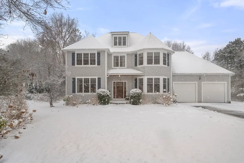 8 Jillian Dr, Bourne, MA 02532 - Image #1