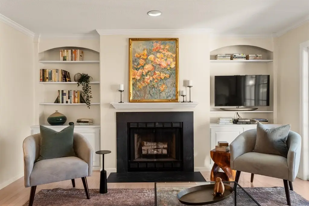 160 Pine Street #12, Newton, MA 02466 - Image #1