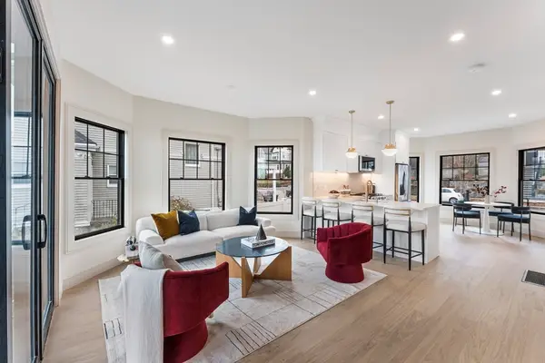 142 Metropolitan #1, Boston, MA 02131