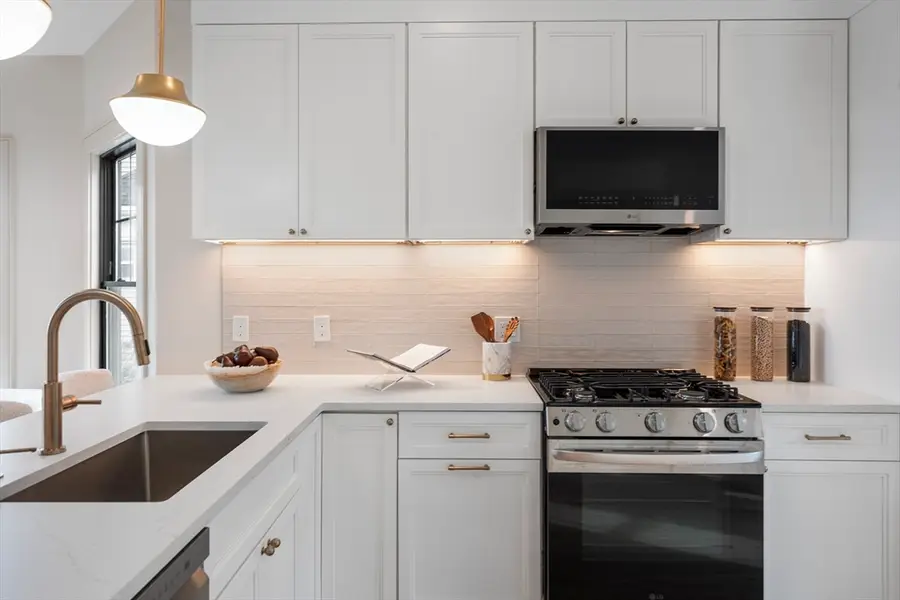 142 Metropolitan #1, Boston, MA 02131 - Image #3