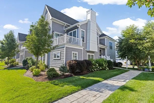 26 Daisy Ln, Plymouth, MA 02360