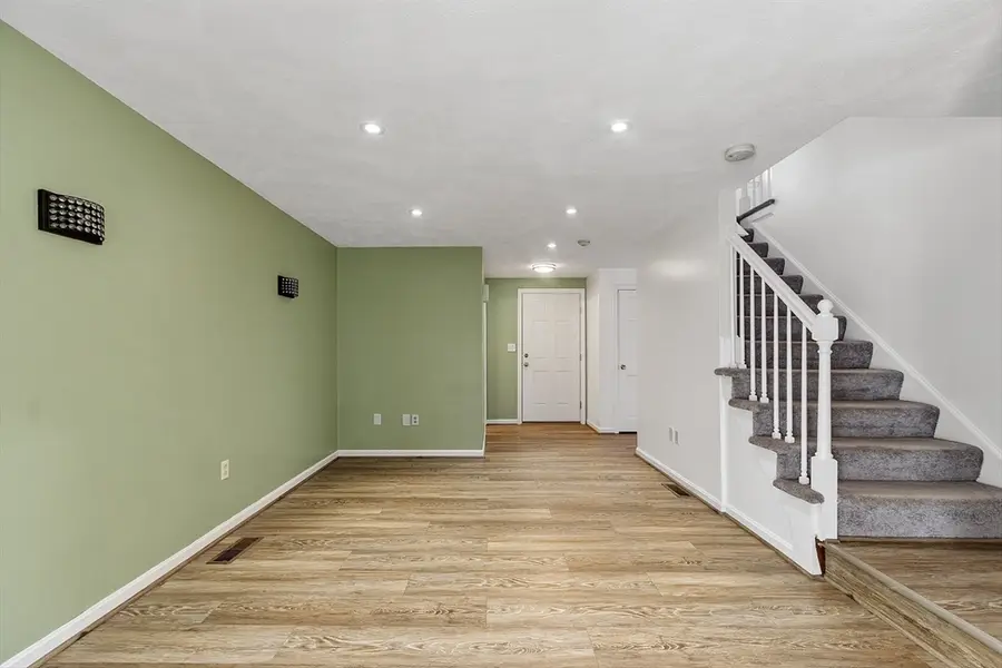 103 Pondview Pl #103, Tyngsborough, MA 01879 - Image #3