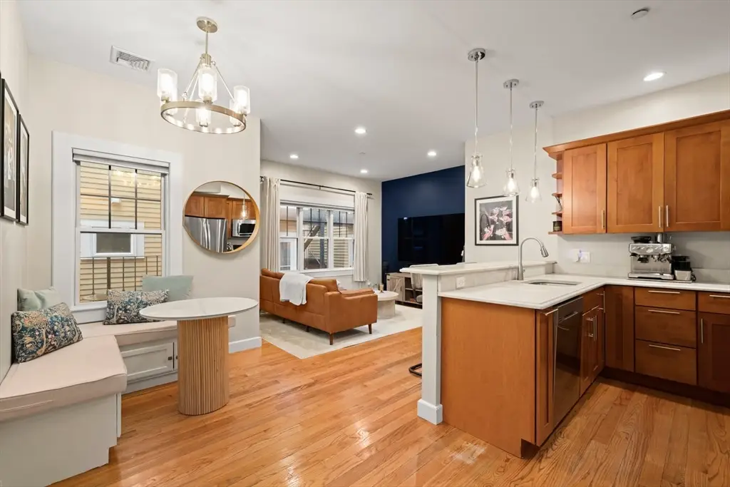 345 W Broadway #4, Boston, MA 02127 - Image #1