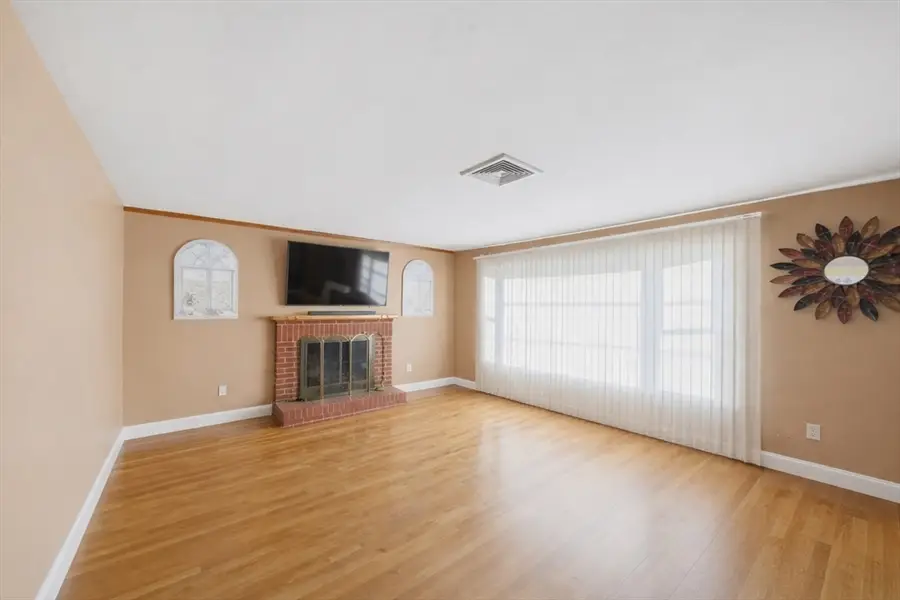 767 Riverside Dr, Methuen, MA 01844 - Image #2