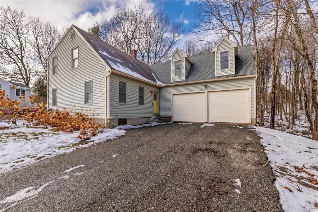 19 Fernwood Dr, Rutland, MA 01543 - Image #1