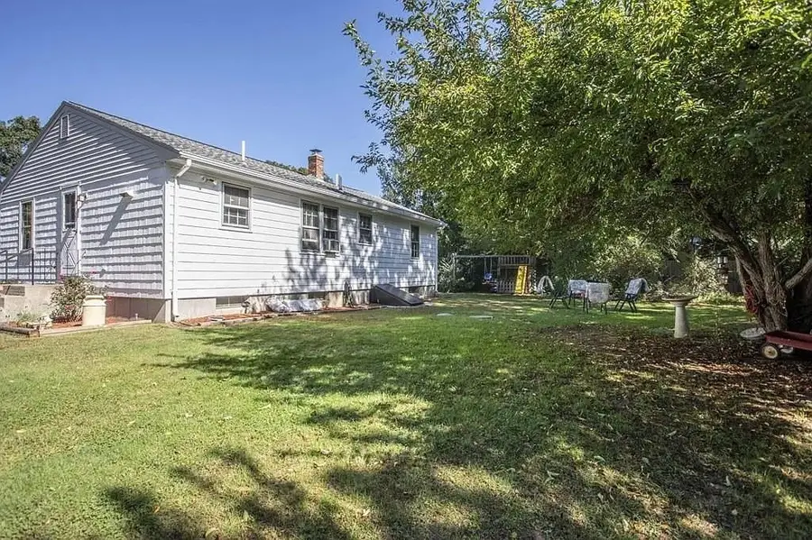 10 Walter St, Norton, MA 02766 - Image #2