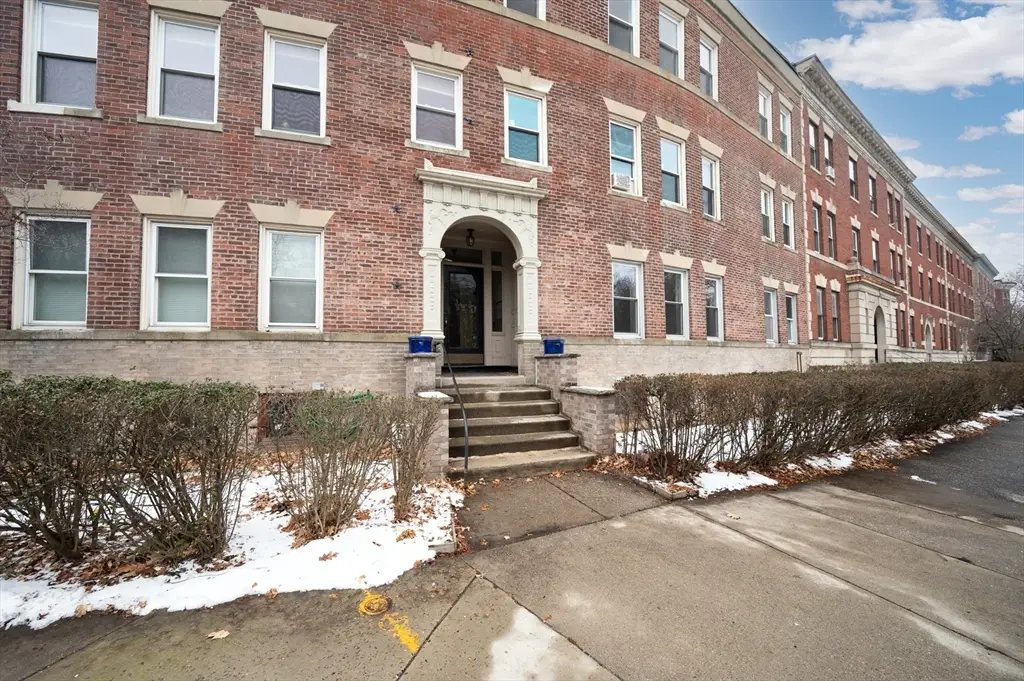 6 Parkway Rd #6, Brookline, MA 02445 - Image #1