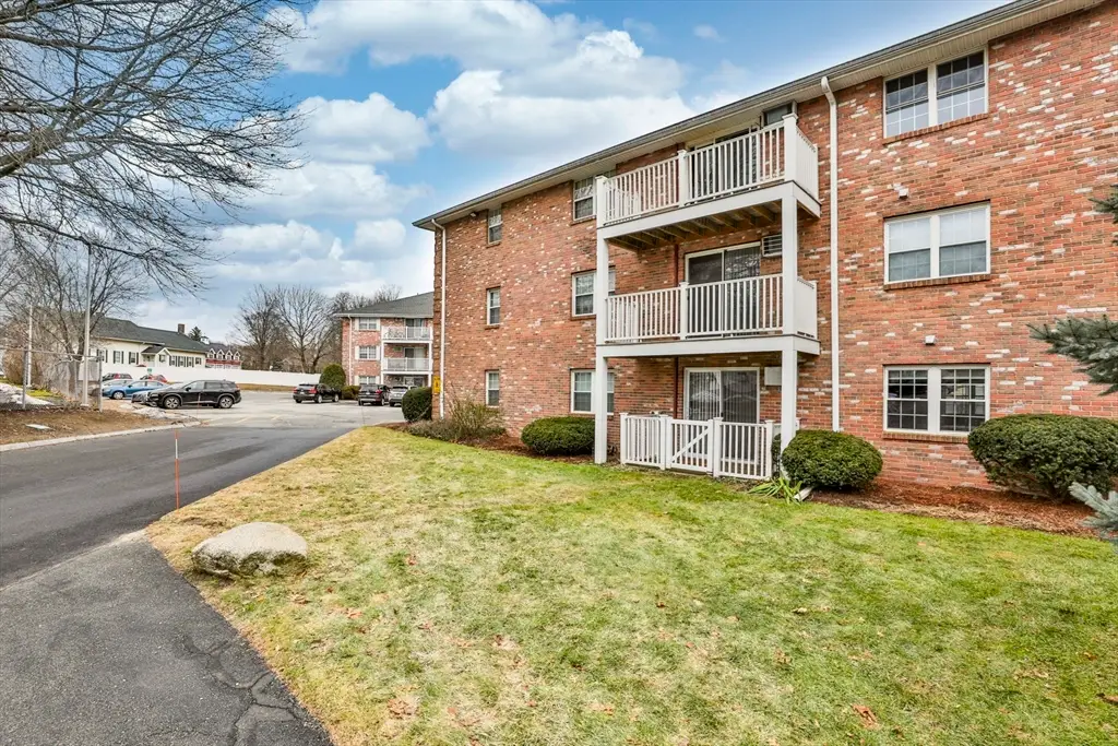 5 Karen Cir #4, Billerica, MA 01821 - Image #1