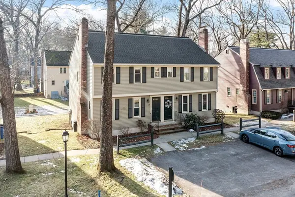 610 Wellman Ave #610, Chelmsford, MA 01863