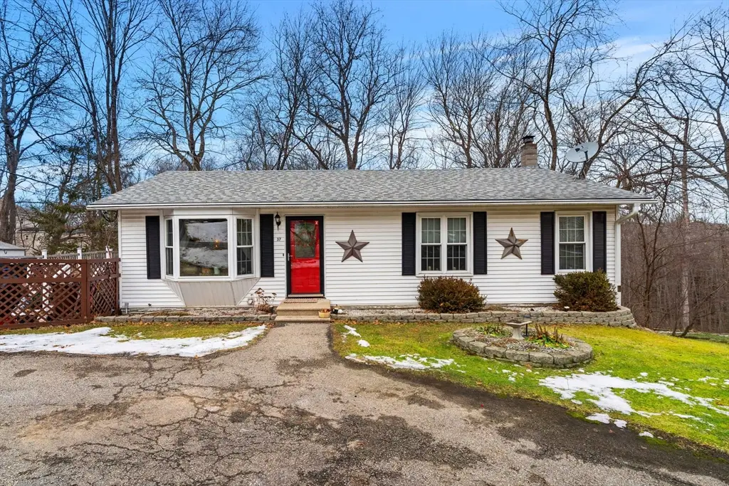 37 Lombard Ave, Amesbury, MA 01913 - Image #1