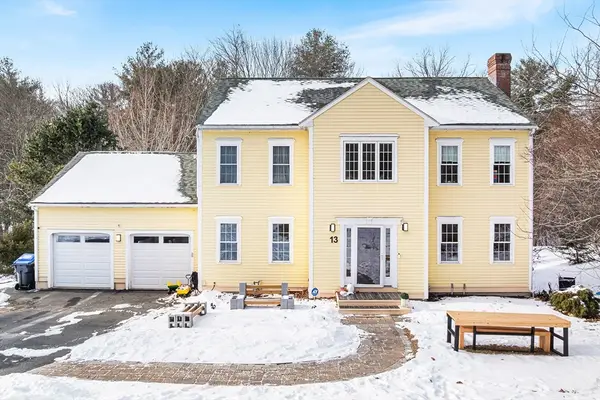 13 Jonathans Way, Upton, MA 01568