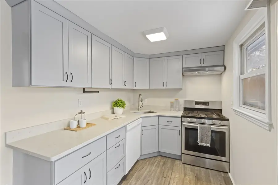 58 Neillian Way #58, Bedford, MA 01730 - Image #3