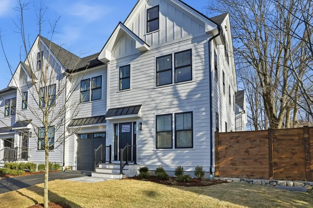 10 Webber Avenue #102, Bedford, MA 01730 - Image #1