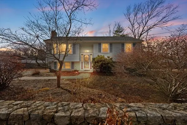 205 Pond St, Rockland, MA 02370