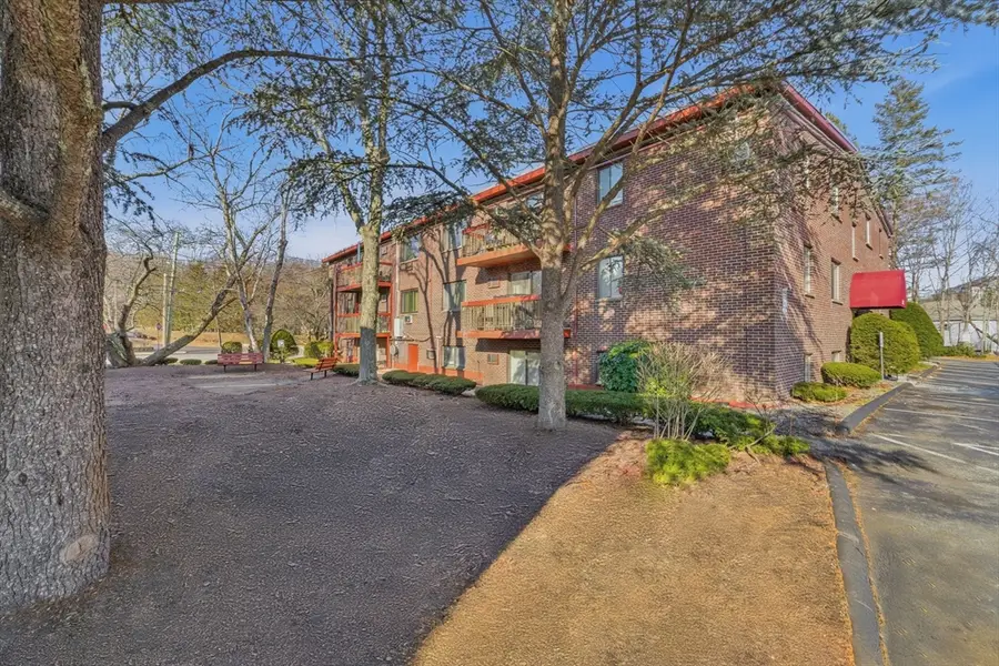 1011 Main St #5, Woburn, MA 01801 - Image #3