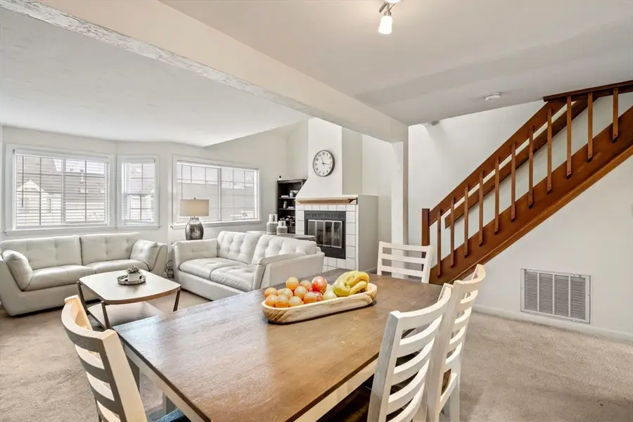175 Tall Oaks Dr #B, Weymouth, MA 02190 - Image #2
