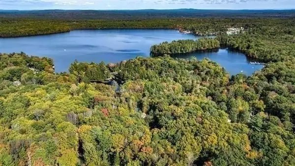 12 Cornwall Pl, Farmington, NH 03835