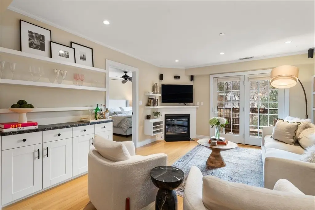 36 Central Ave #4, Milton, MA 02186 - Image #1